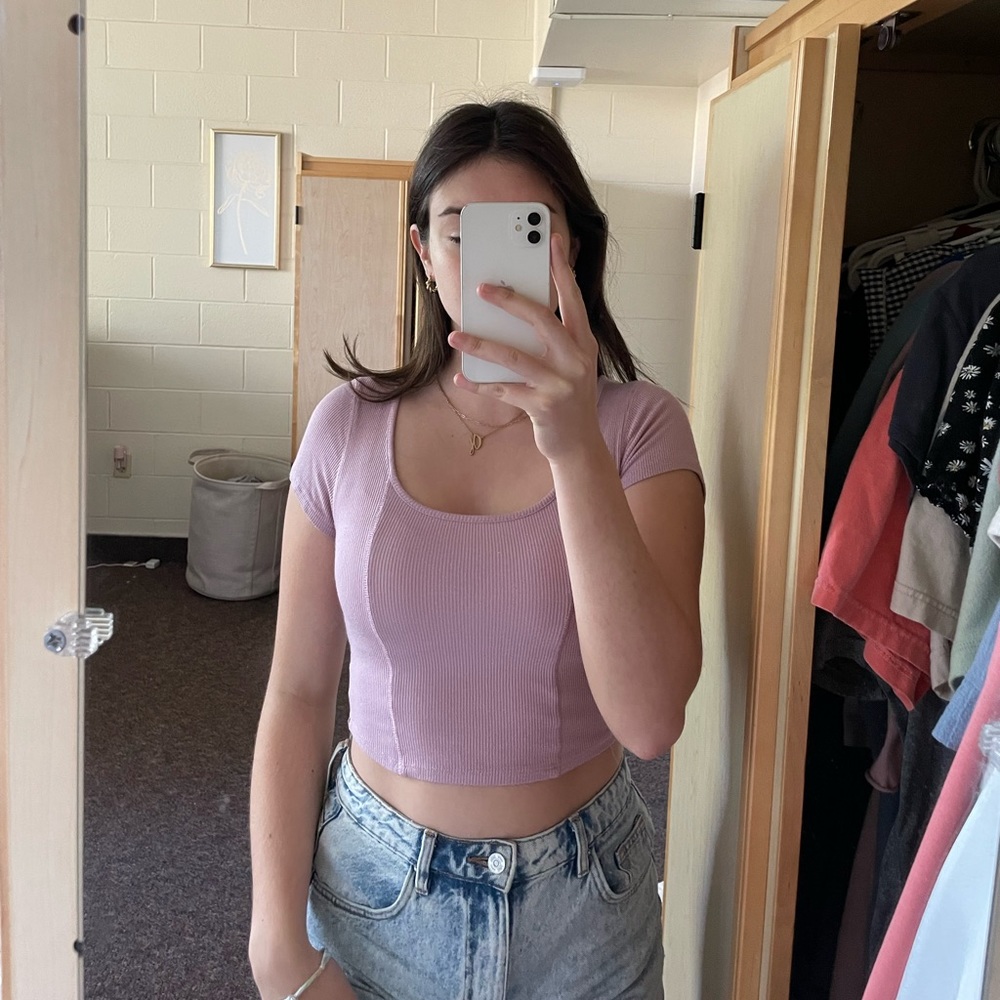Pink Cropped Tee! - Picture 2 of 4